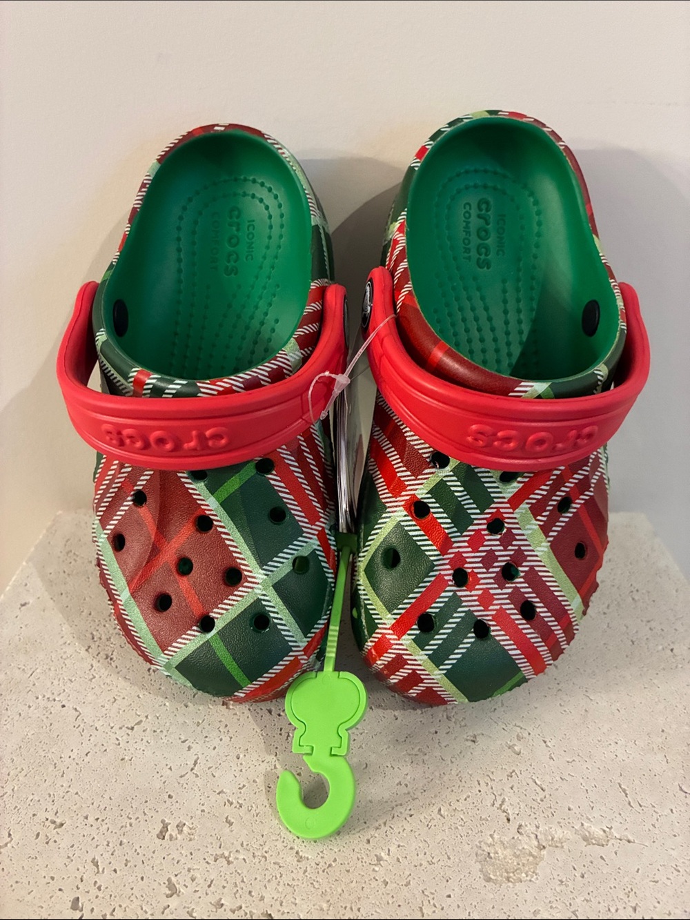CROCS Kids Plaid Clog in Red & Green Baya NEW c11 e11 sandal RARE holiday
